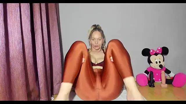 AnneQueen from StripChat