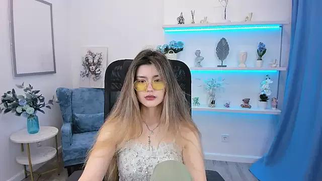 AnneTLi from StripChat