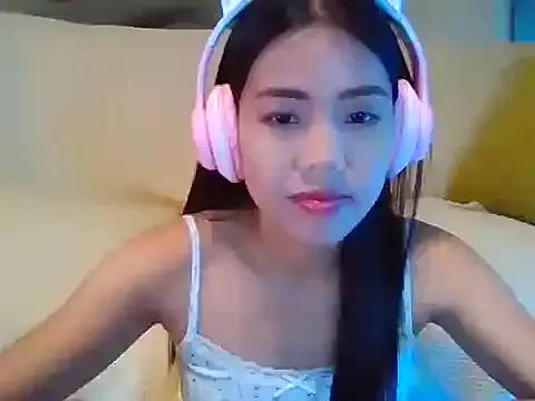 AnnewithanE from StripChat