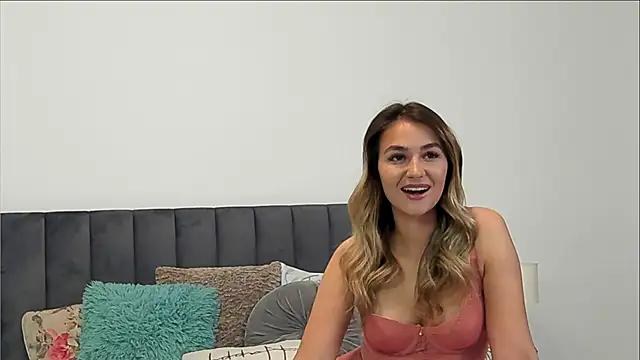 AnniaAnne from StripChat