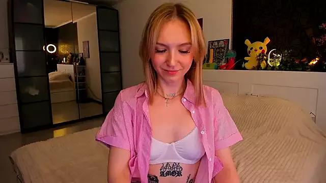 Annie_Leone from StripChat