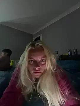 Annie_Louise from StripChat is Freechat