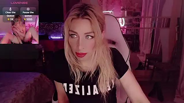 AnnieGOld_ from StripChat