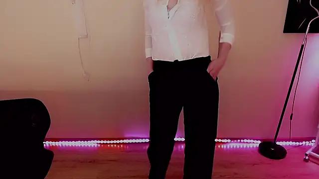 AnnieGOld_ from StripChat