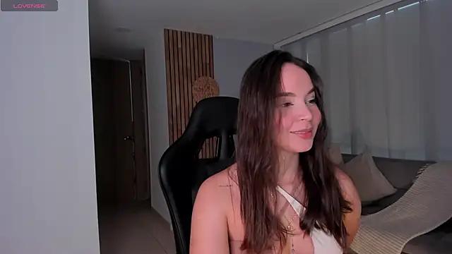 AnnieHallX from StripChat