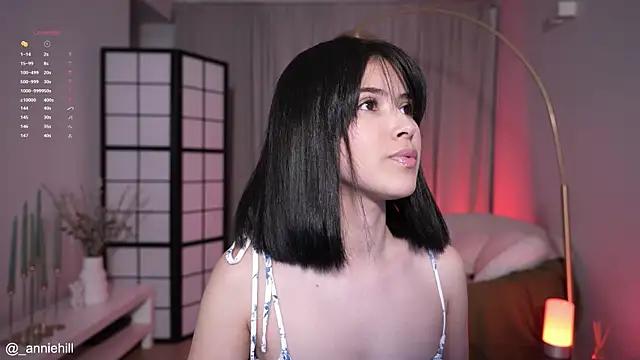 anniehillofficial from StripChat