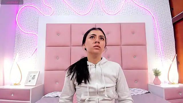 Annievalencia from StripChat