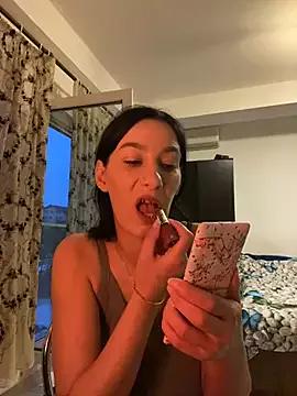 AnnnMary from StripChat