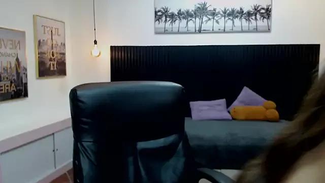 Anny_Bloom from StripChat
