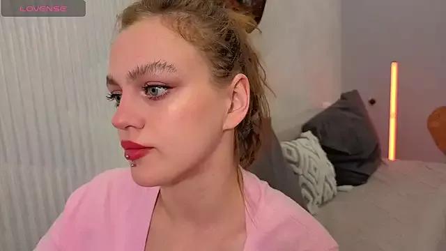 Anny_Blossom from StripChat is Freechat