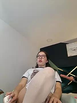annyaparis from StripChat is Freechat
