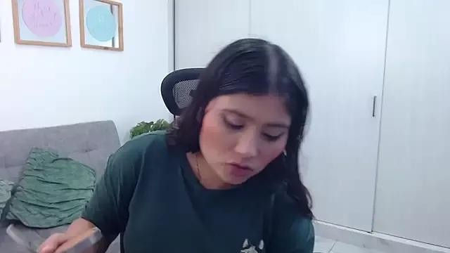 annylouis from StripChat