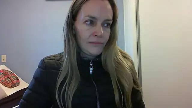 Annylove1 from StripChat