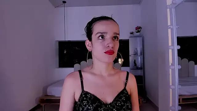 Annyrosee from StripChat is Freechat