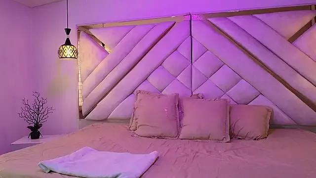 antonella_owenn from StripChat is Freechat