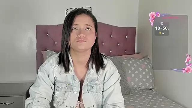antonellaeverdeen from StripChat is Freechat