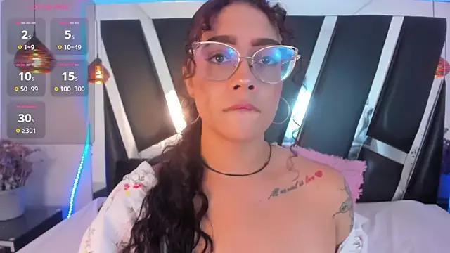 antonelllepiercee from StripChat is Freechat
