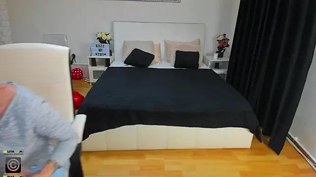 AnyaHills from StripChat