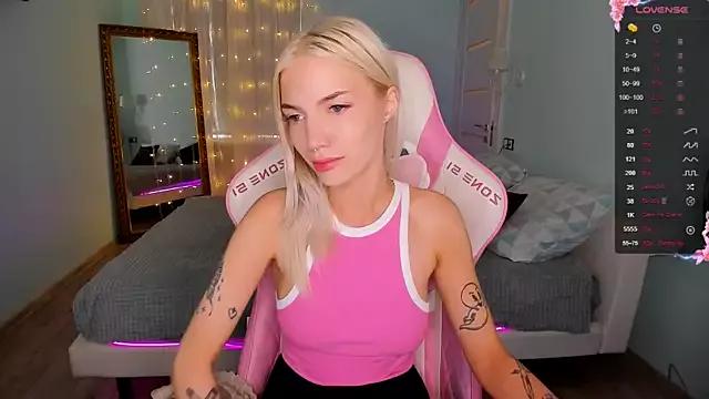 AnyaTaylor_ from StripChat is Freechat