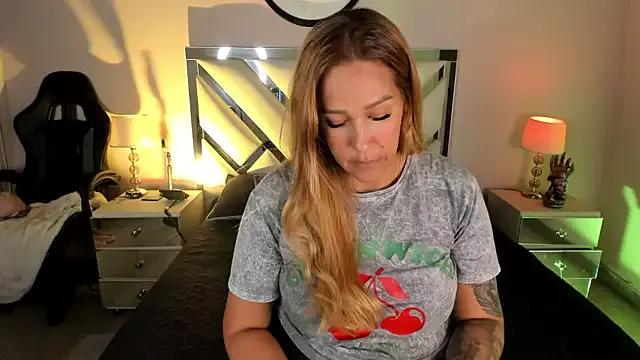 AnyyJones from StripChat