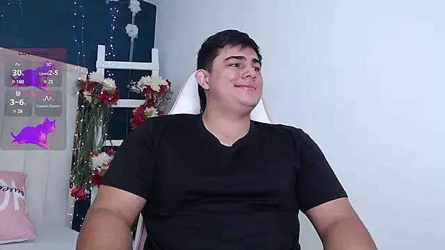 Apolo_falcon from StripChat is Freechat