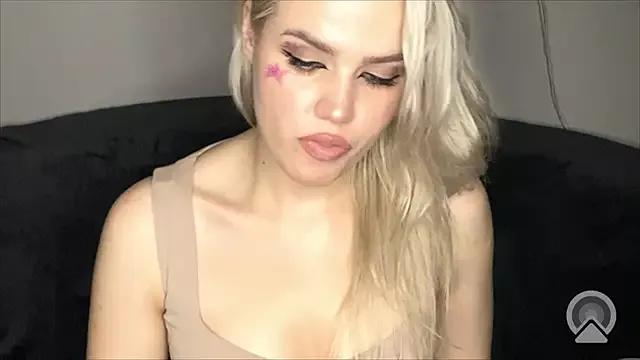 April_Purr from StripChat is Freechat