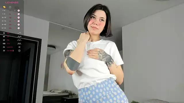 Ara_Burnard from StripChat