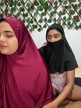 Arab_rainbow_girls from StripChat