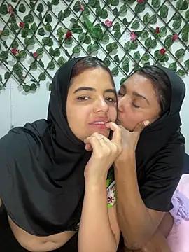 Arab_rainbow_girls from StripChat