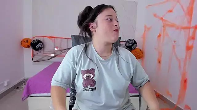 aradia_kiss from StripChat