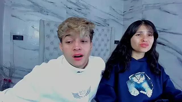 Ari_and_Storm from StripChat is Freechat