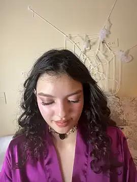 AriaHeavenss from StripChat is Freechat