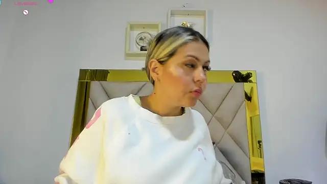 ariana-martins from StripChat