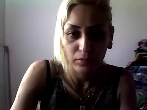 ariana_crazzy from StripChat