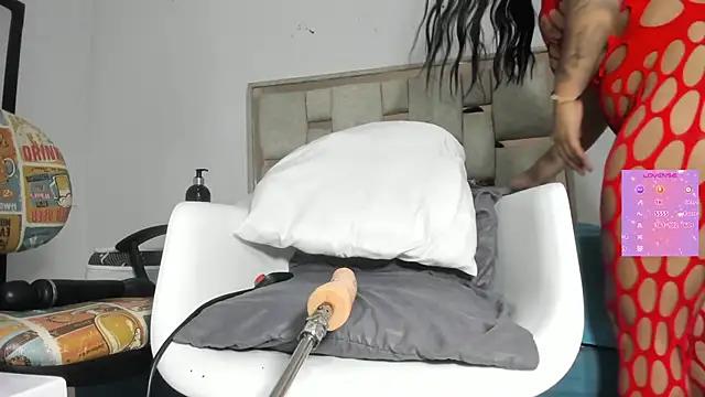 ariana_nix from StripChat