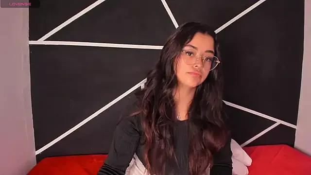 Ariana_Pierce from StripChat