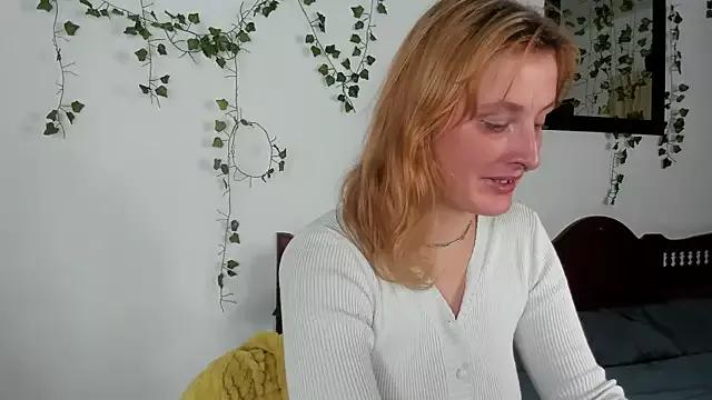 Ariana_Spring from StripChat is Freechat