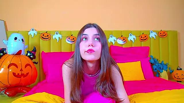 ArianaAllens from StripChat is Freechat