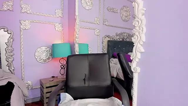 ArianaReynoldss from StripChat