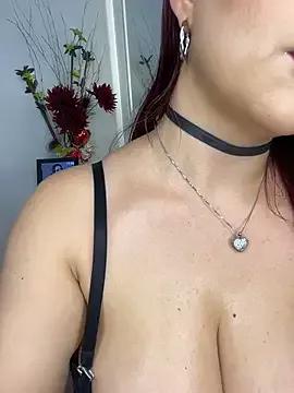 ArianaRuiz on StripChat