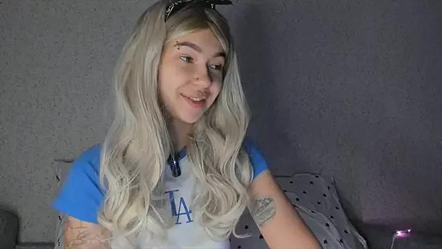 ArianaWalker77 from StripChat