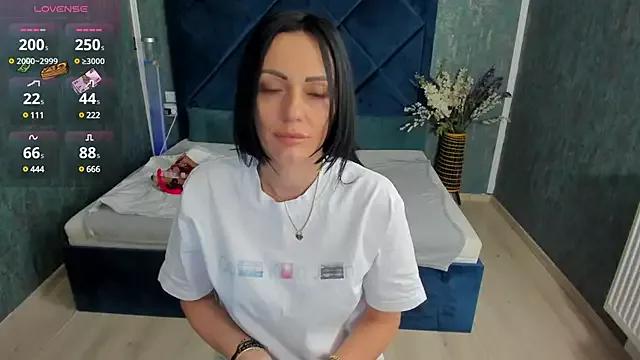 Arianna_m00n from StripChat
