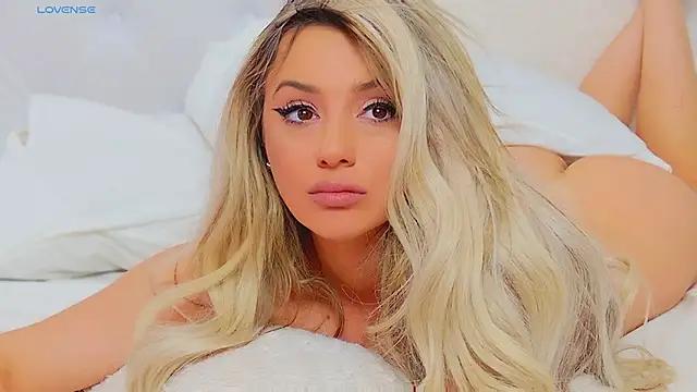 AriannaSins from StripChat