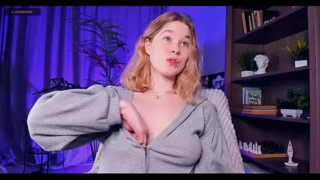 AriaraNoir from StripChat