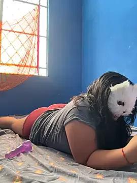 aricub from StripChat is Freechat