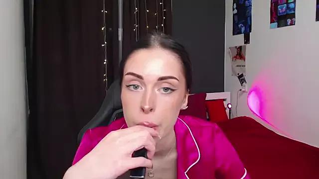 ariel_is_on_vacation from StripChat is Freechat