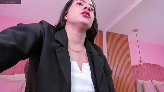 ariel_jonees from StripChat is Freechat