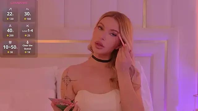 AriellaMelo from StripChat is Freechat