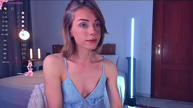 Arielle__03 from StripChat is Freechat