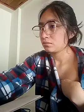 Arielle_lov from StripChat is Freechat